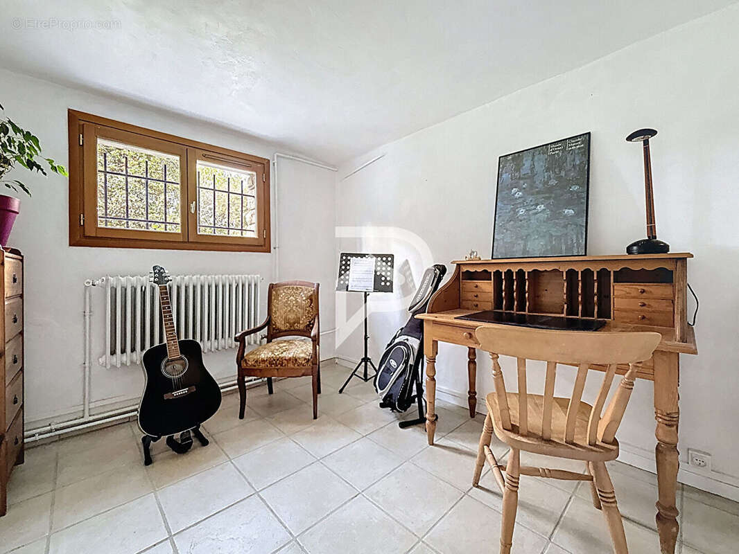 Maison à CHAMPS-SUR-MARNE