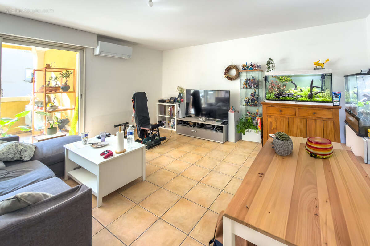 Appartement à LA LONDE-LES-MAURES