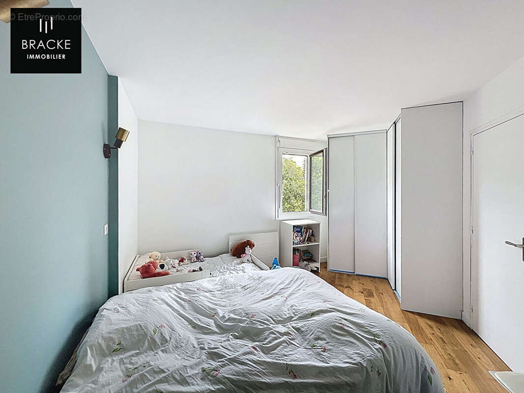 Appartement à COURBEVOIE