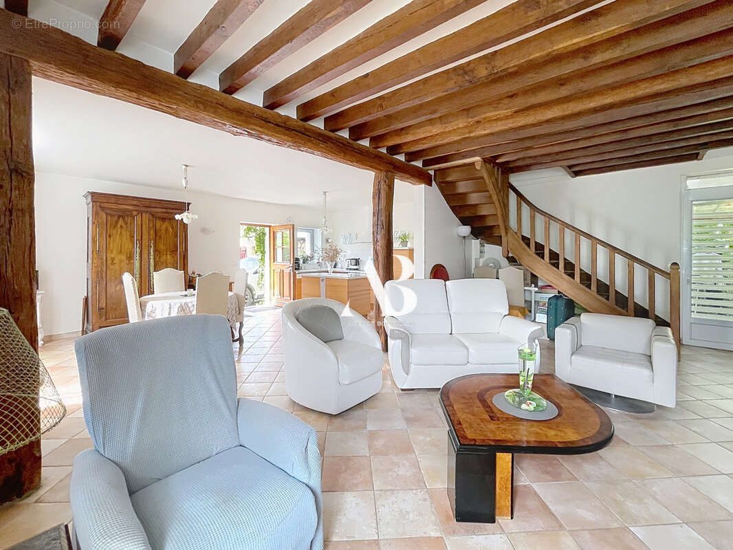 Maison à LA CHAPELLE-RABLAIS