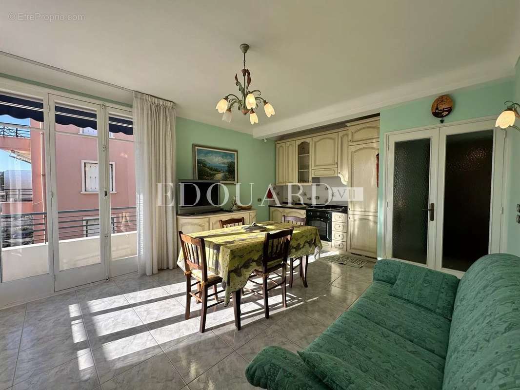 Appartement à ROQUEBRUNE-CAP-MARTIN