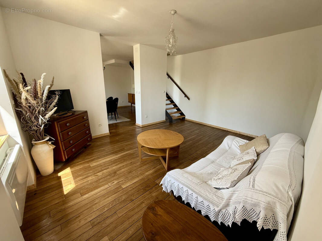 Maison à CHARENCY-VEZIN