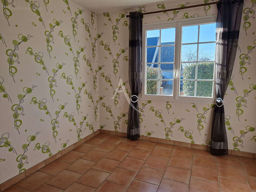 Maison à SAINT-BARTHELEMY-D'ANJOU