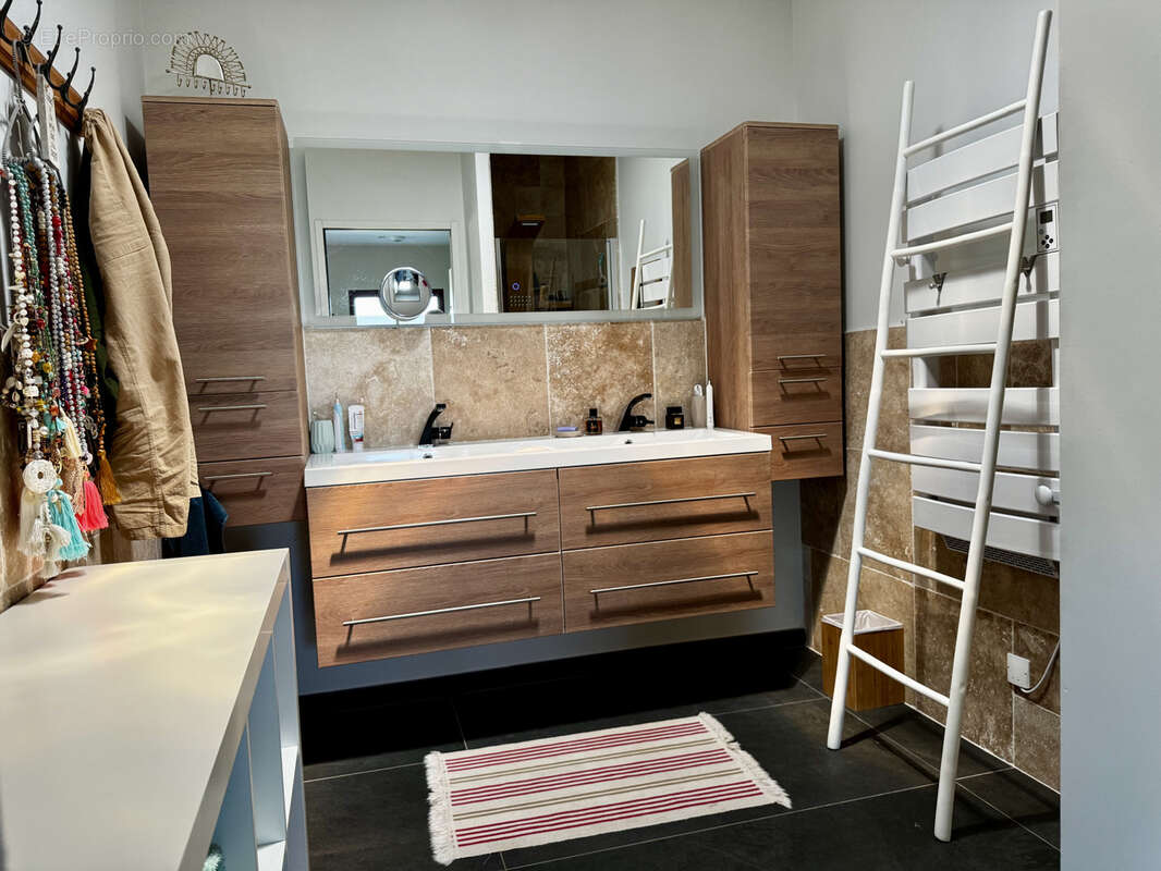 Atypique Plain-pied Contemporain avec Terrasses, Piscine et Vue… - photo 14