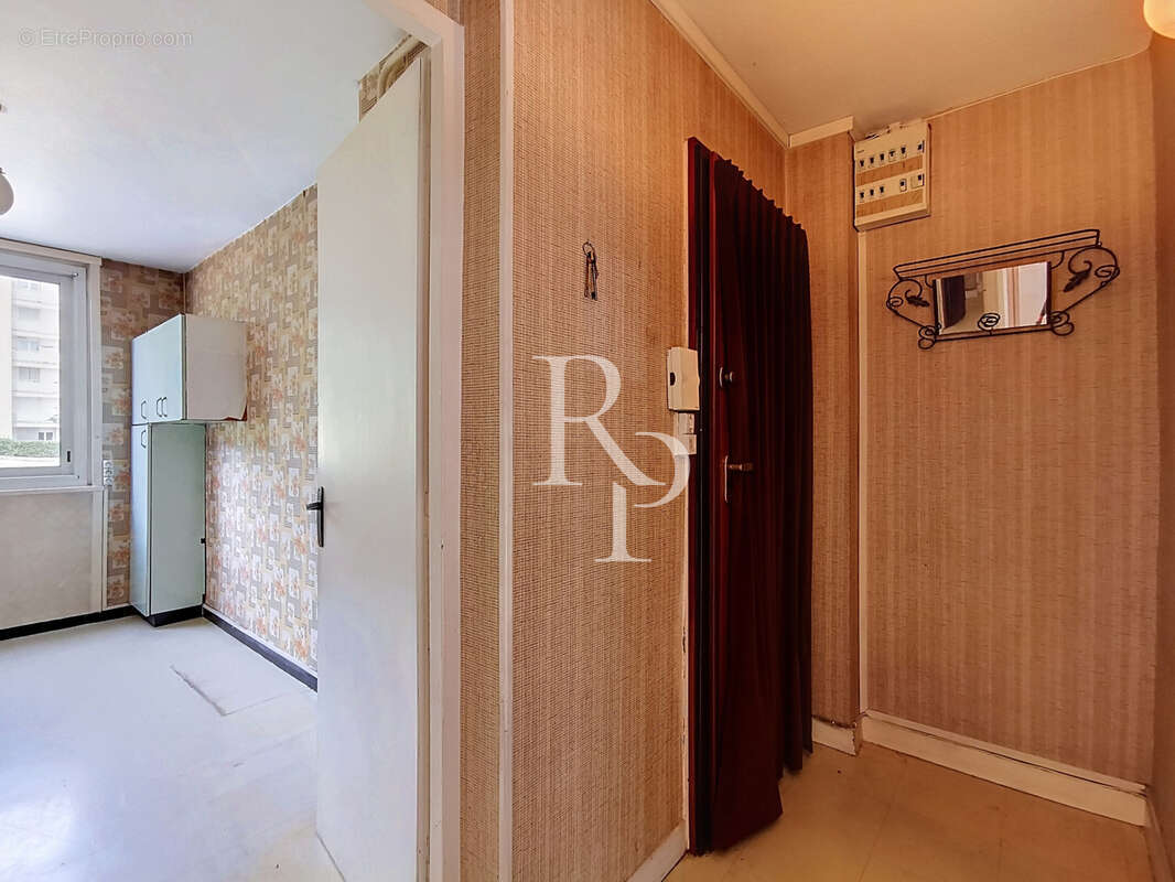 Appartement T3 a vendre LYON 5 secteur Ménival - photo 3