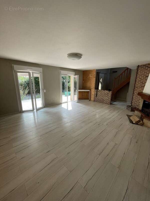 Maison à AVESNES-SUR-HELPE