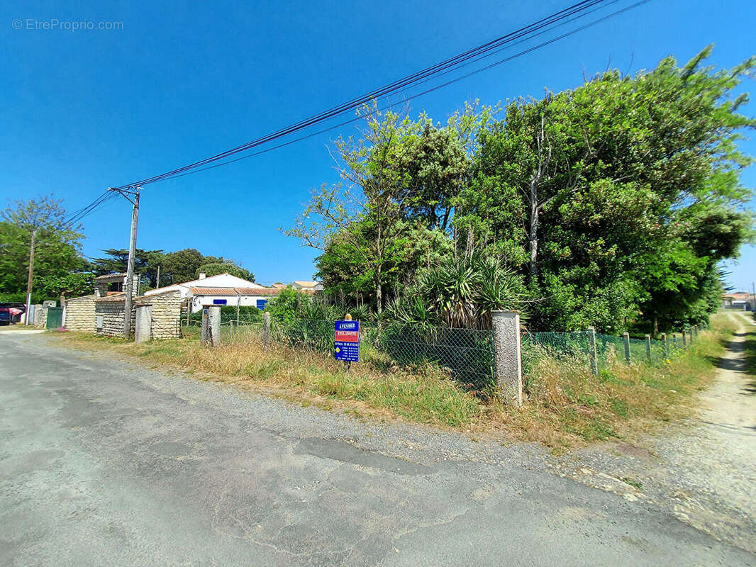 Terrain à SAINT-PIERRE-D&#039;OLERON