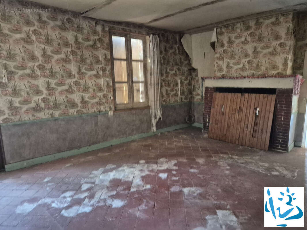 Maison à LA FERRIERE-AU-DOYEN