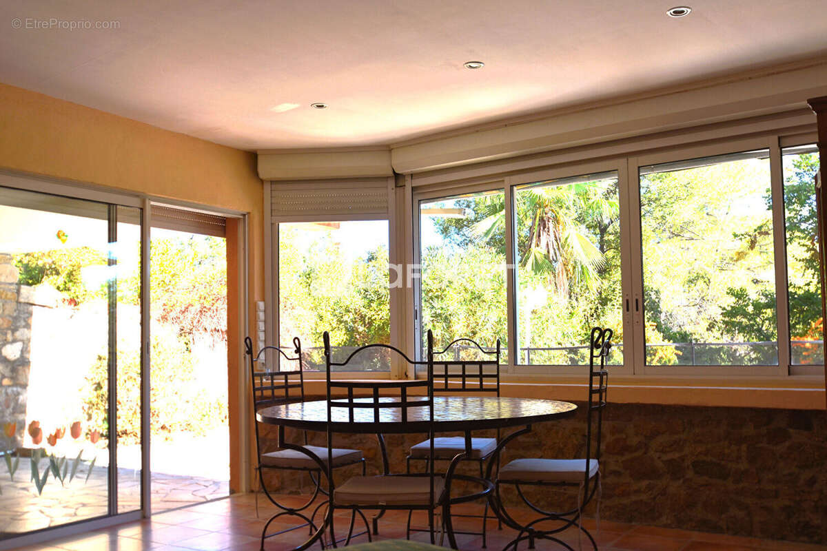 BERGERIE A FAYENCE  DANS UN HAMEAU  3+1pièce(s) 100 m2 avec 60m² de dépendances et très belle piscine - photo 11