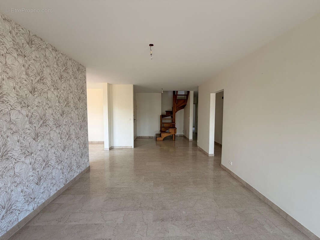 NIMES LA CIGALE Superbe appartement 5 pièces de 117 m2 avec terrasses, piscine, tennis - photo 6