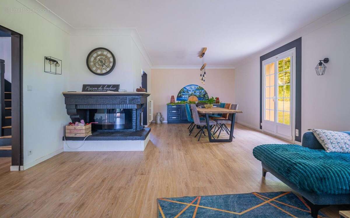 Maison à YVRE-L&#039;EVEQUE