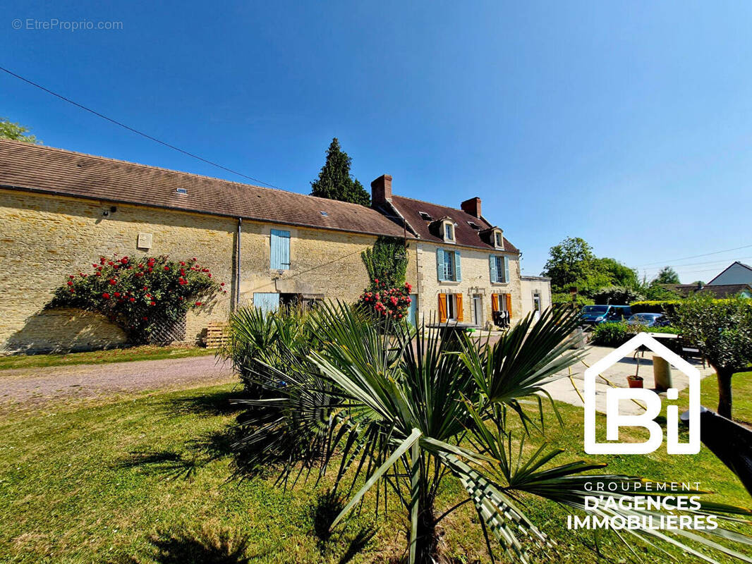 Maison à MERY-CORBON