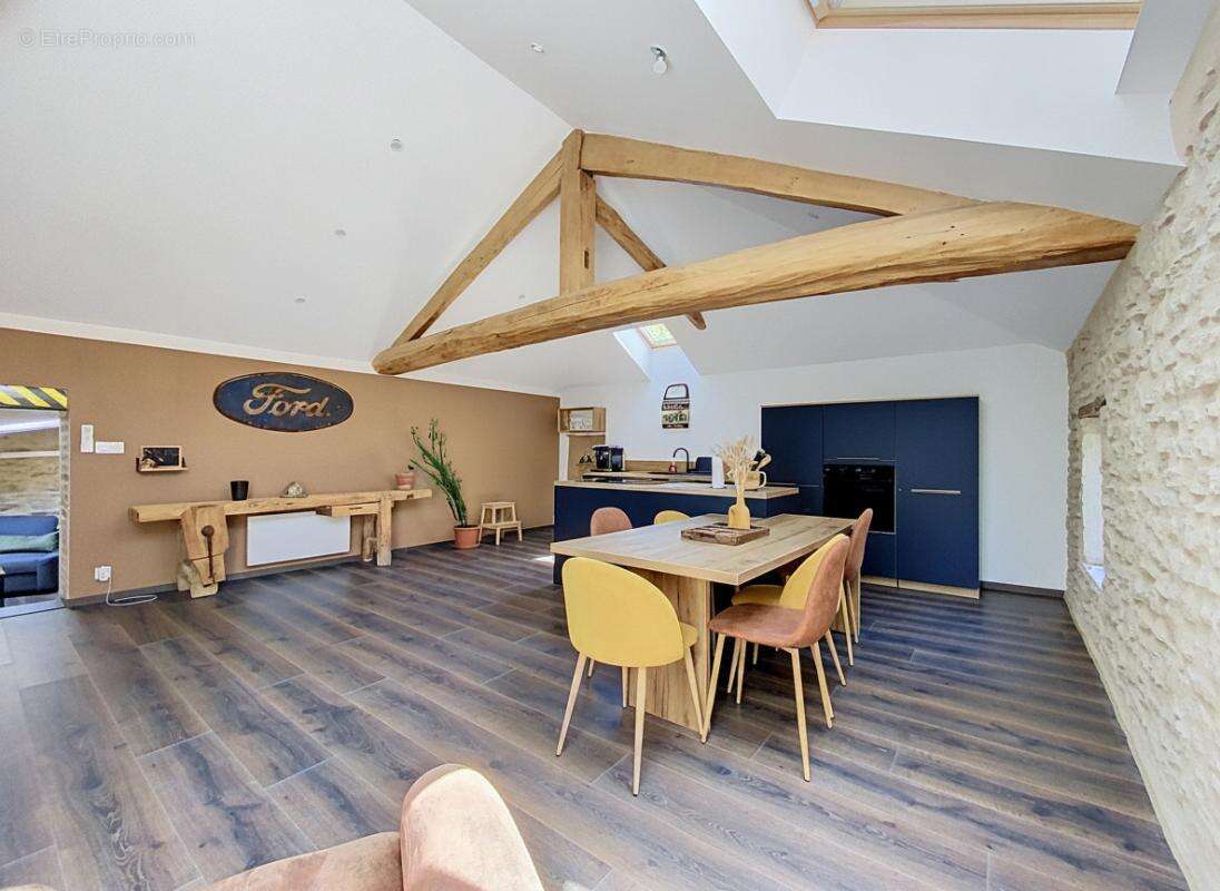 Maison à VILLE-SOUS-ANJOU