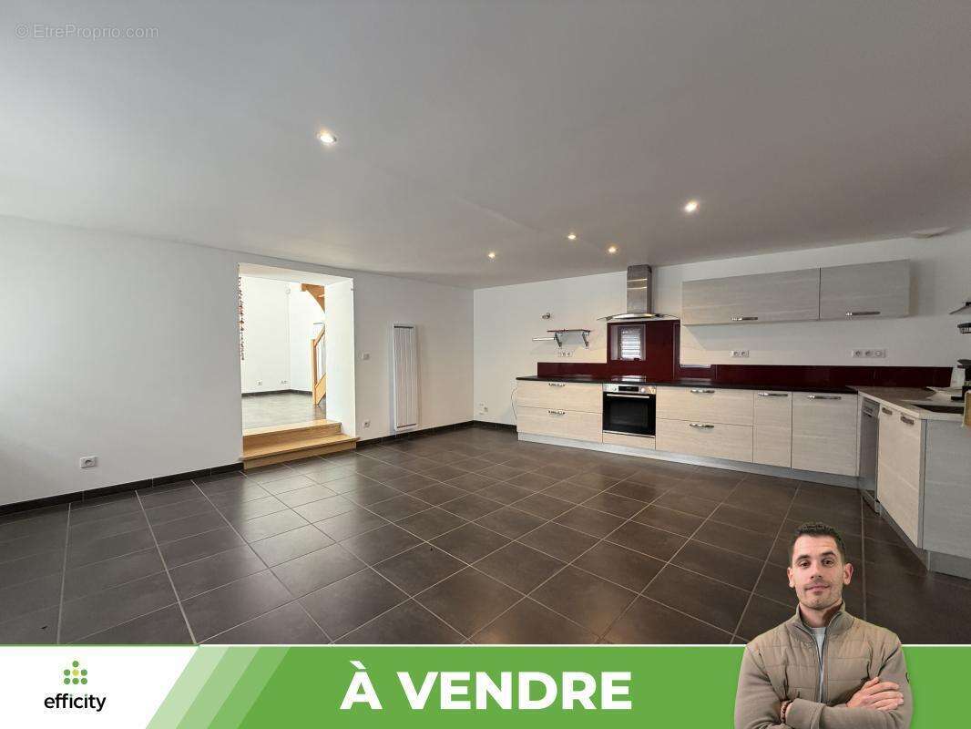 Maison 267 m² à Chaunay  - photo 4