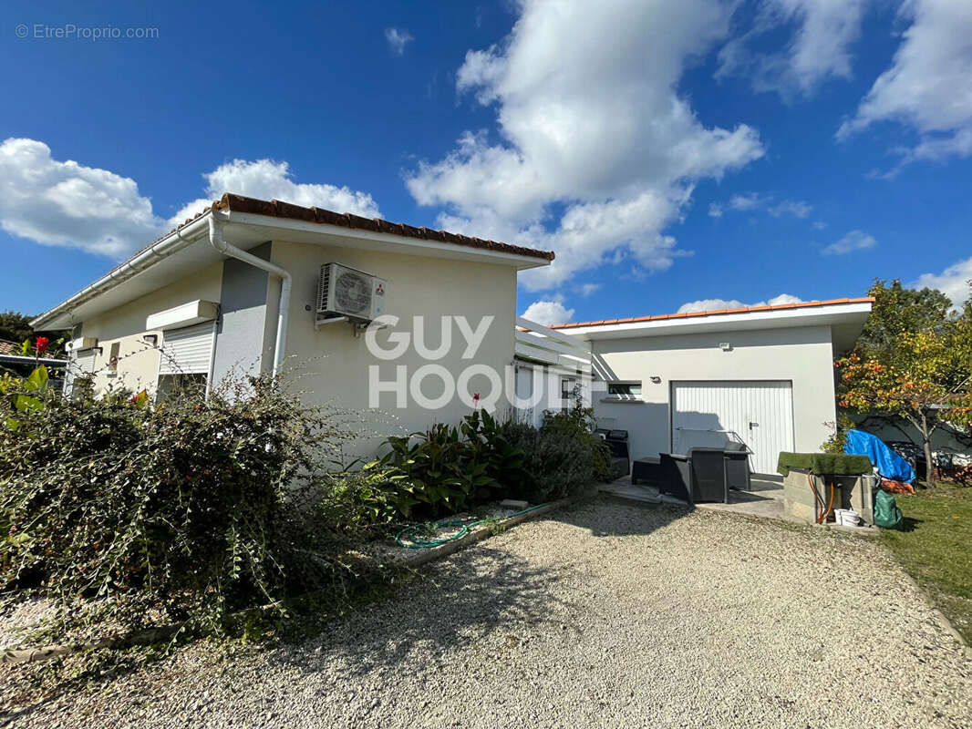 Maison à PARENTIS-EN-BORN