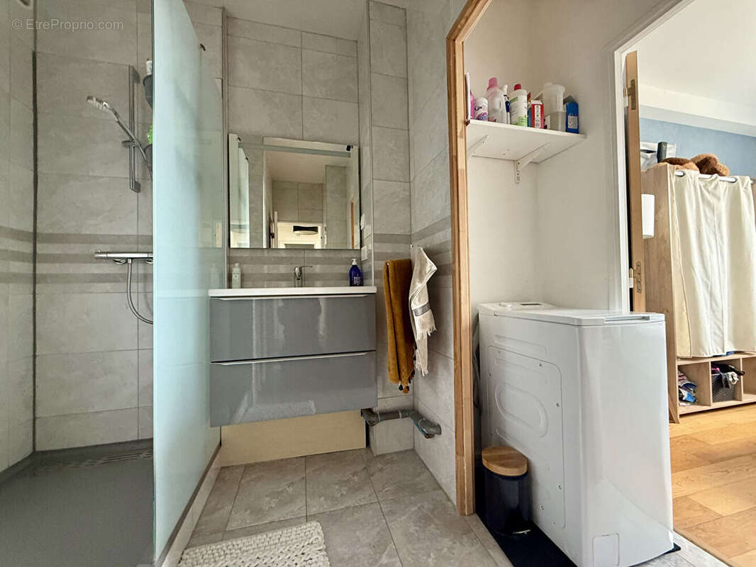 TOURS - Appartement de type 3 de 66.80 m² avec cave et parking - photo 6