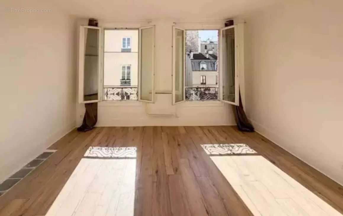 Appartement à PARIS-14E