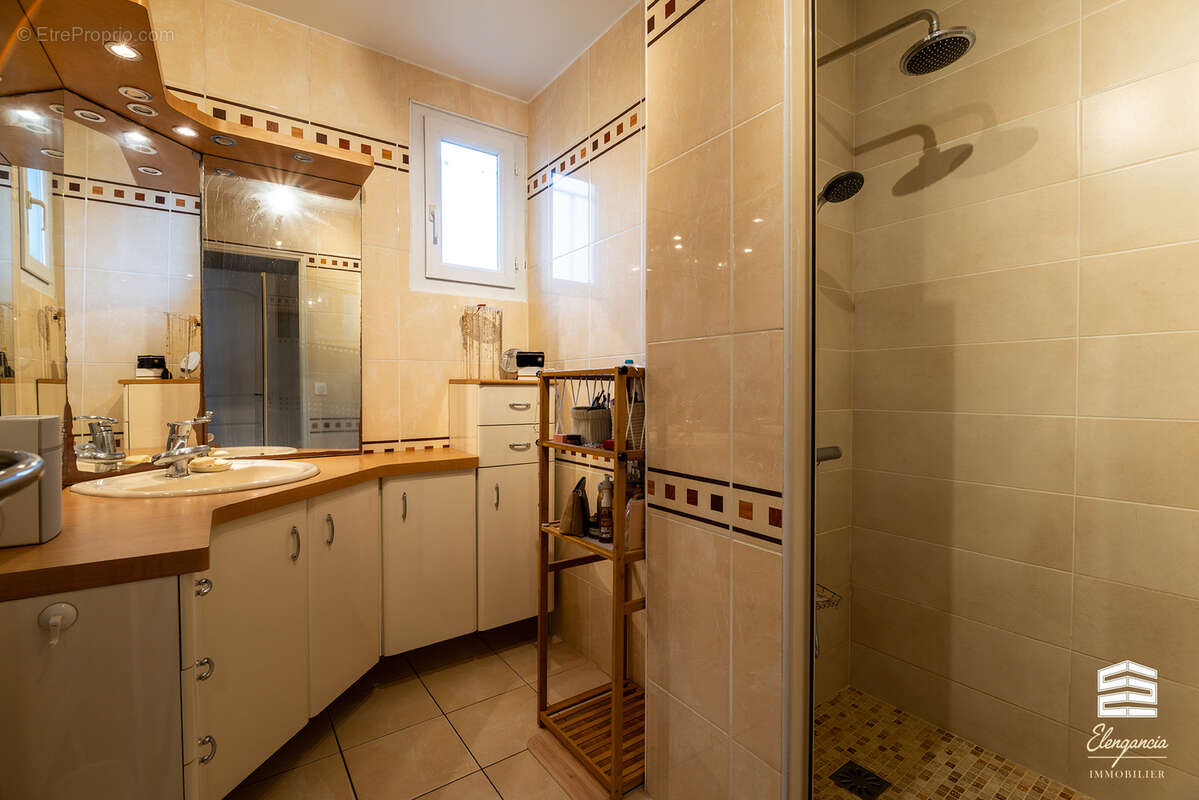 Maison à FONTENAY-LE-FLEURY