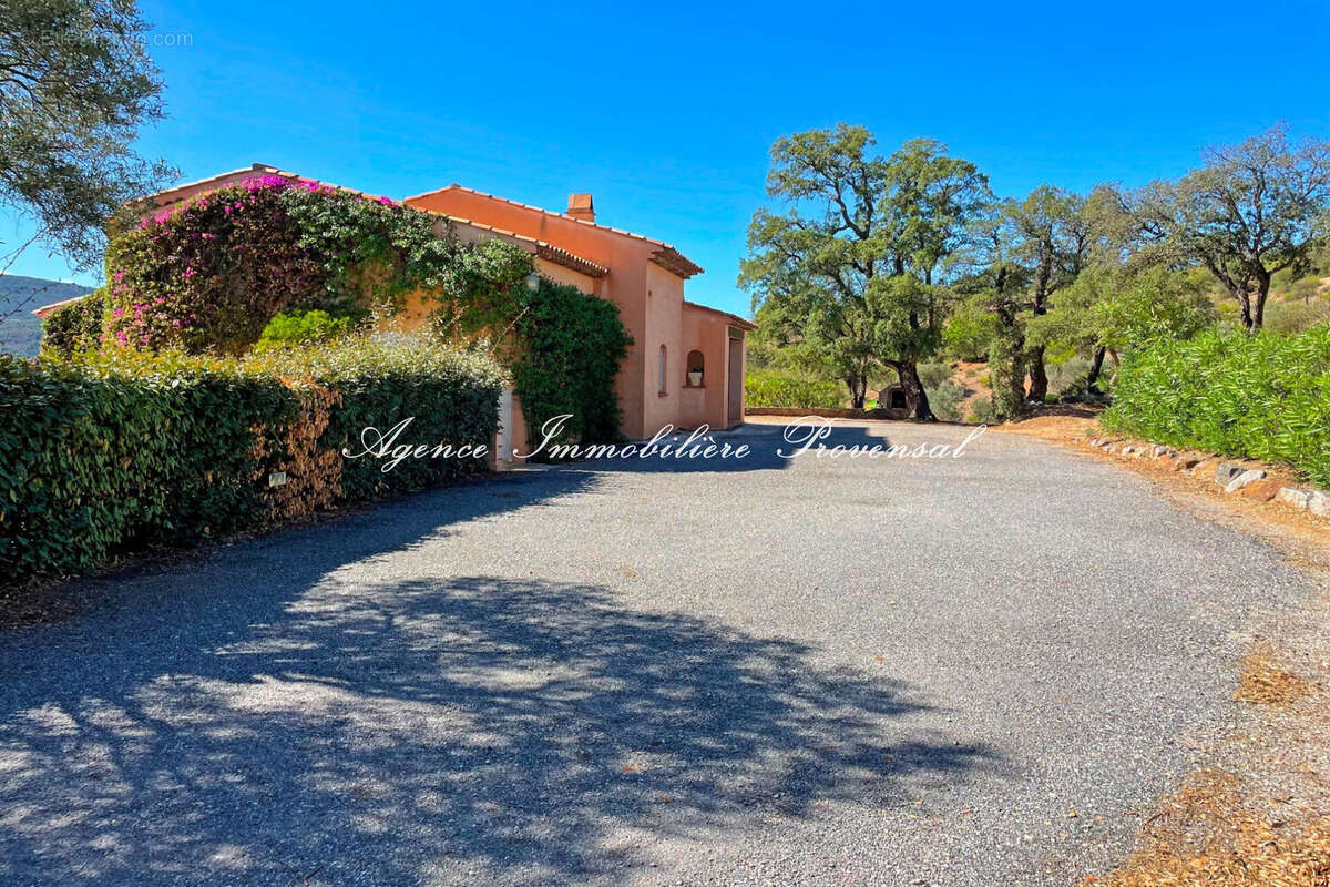 Maison 370 m² à Sainte-Maxime  - photo 6