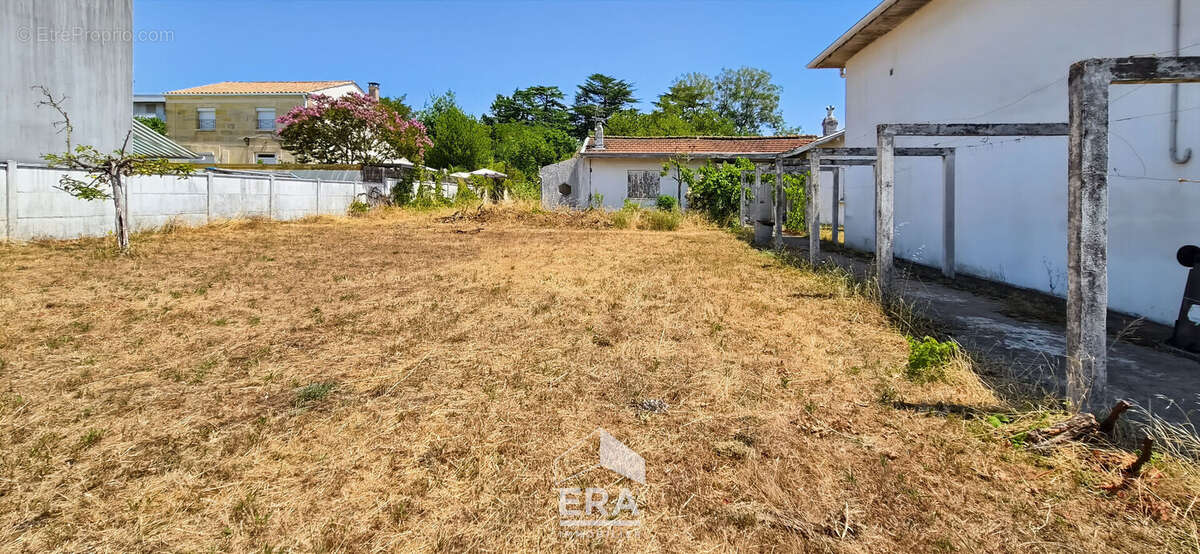 BORDEAUX CAUDERAN - Terrain constructible d'environ 288 m²  - Libre de constructeur - 1ère ligne - photo 4