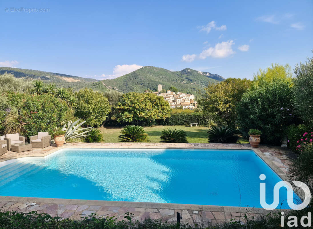 Photo 3 - Maison à LE REVEST-LES-EAUX