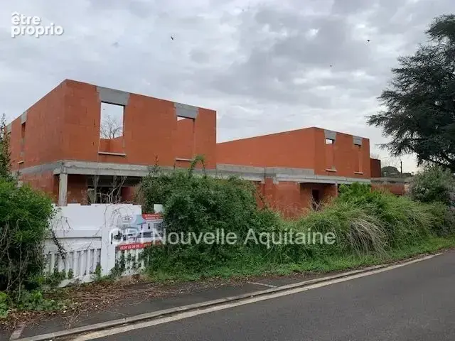 Maison 380 m² à Pessac  - photo 4