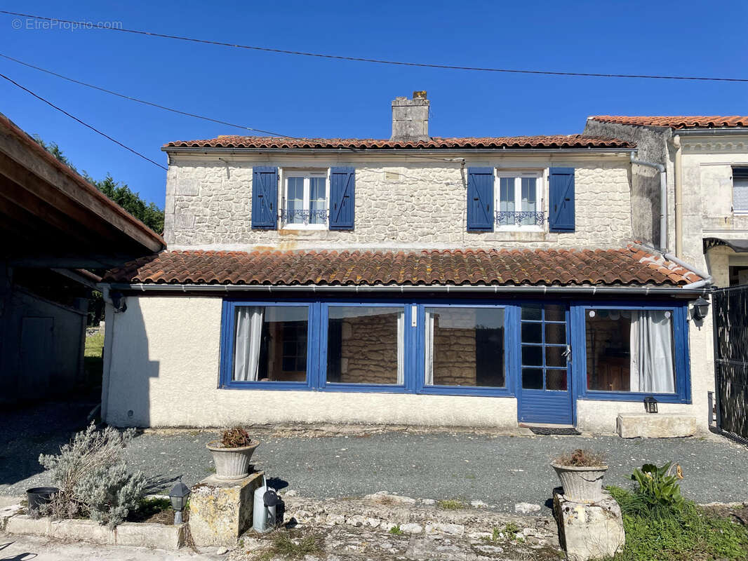 Maison à SAINT-SAVINIEN