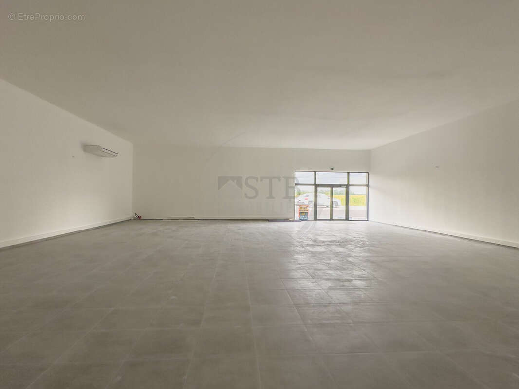 Commerce à LORIOL-SUR-DROME