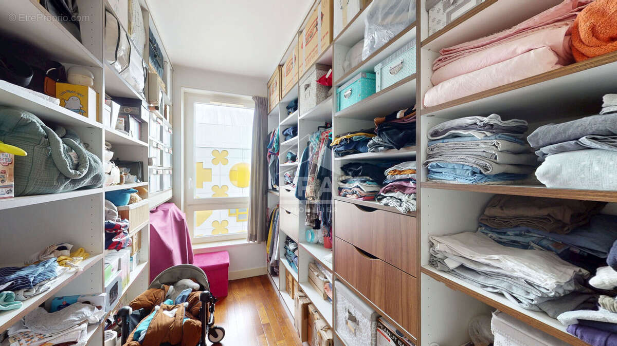 Appartement à PARIS-19E