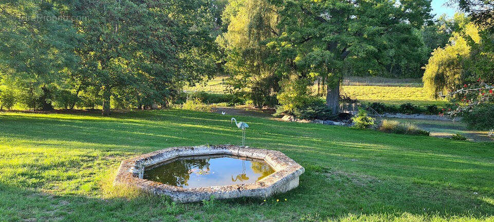 9 - Maison à CHALAIS