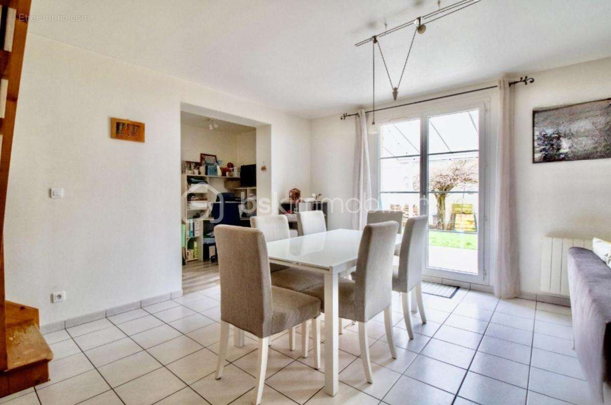 Maison à BROU-SUR-CHANTEREINE