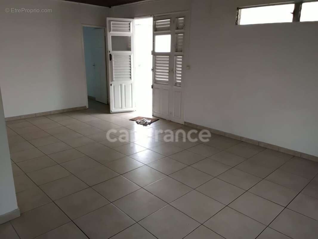 Maison à vendre 3 pièces REDOUTE FORT DE FRANCE (972) - photo 2