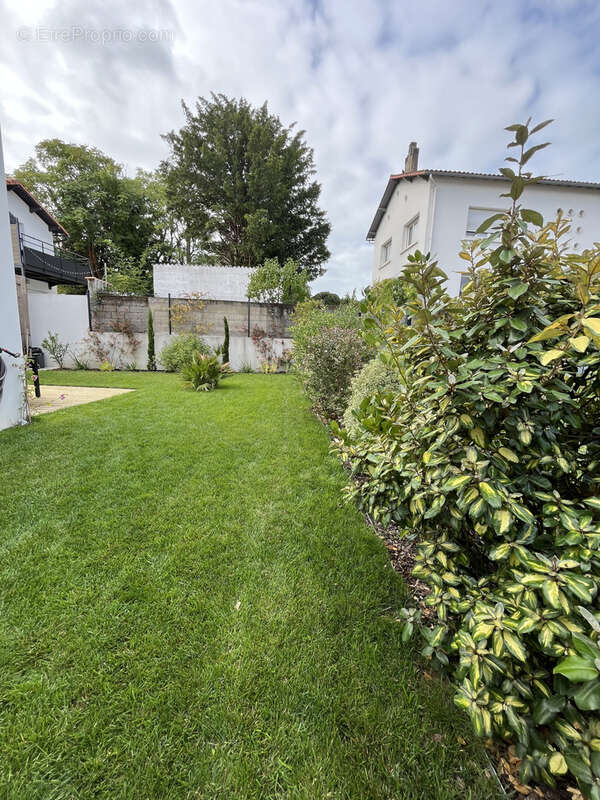 Maison à VAUX-SUR-MER