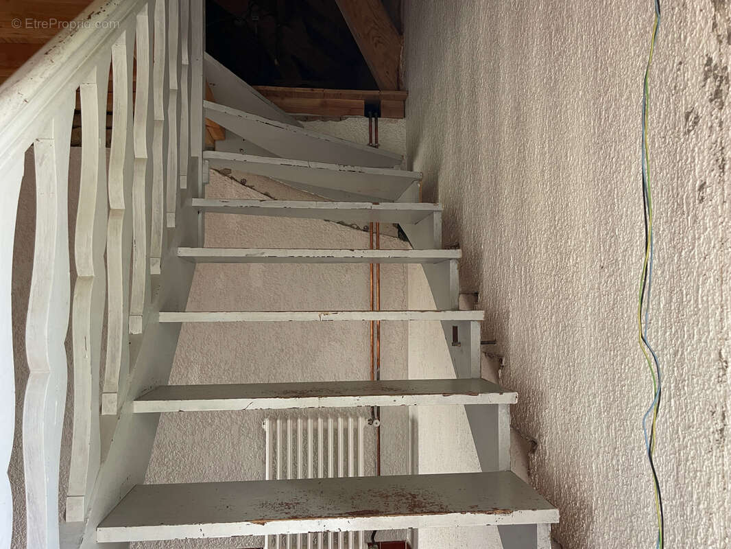 Maison à SAINT-MARCEL-EN-MARCILLAT