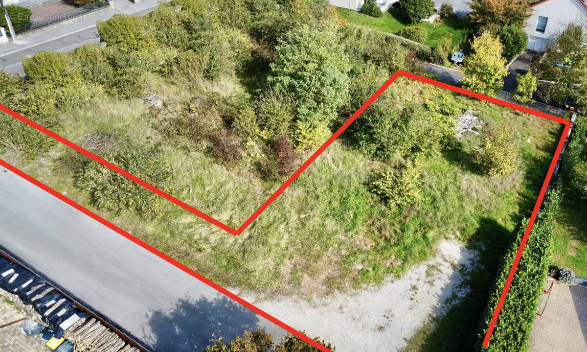 Terrain à SAINT-VIT