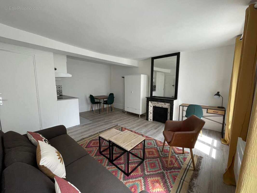 Appartement à PARIS-17E