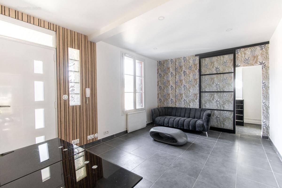 Maison à SAULX-LES-CHARTREUX