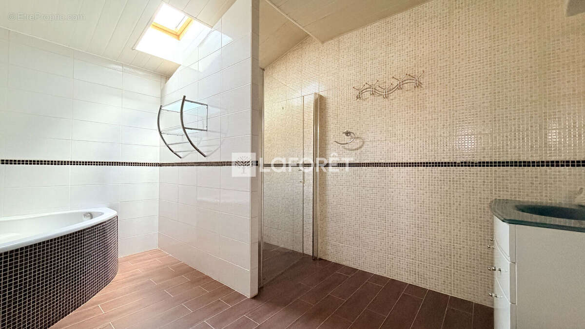 Maison à DOMMARTIN-VARIMONT