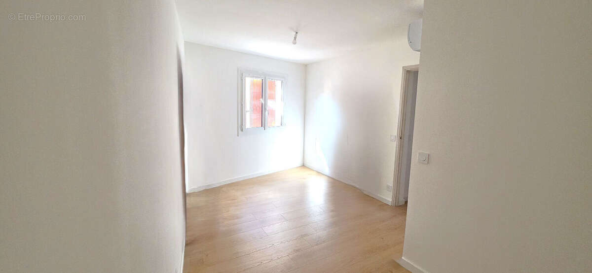 Appartement à MAUGUIO