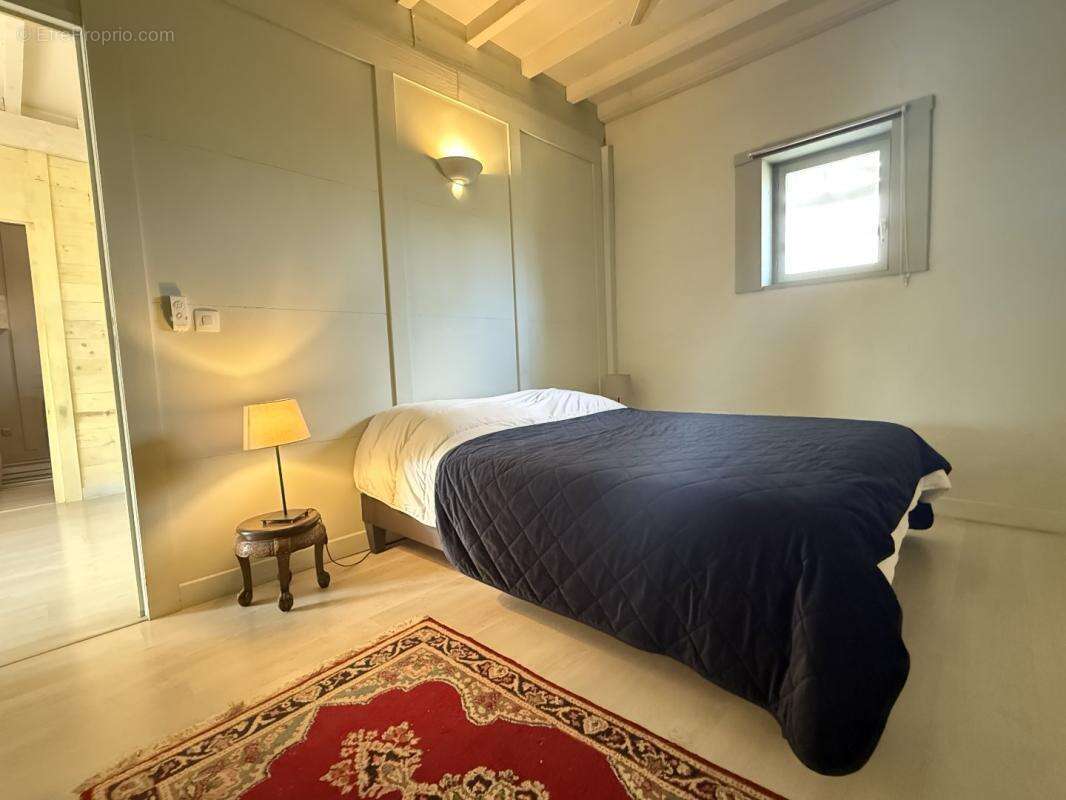 Maison à VIC-FEZENSAC