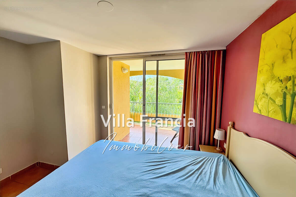 Appartement à MANDELIEU-LA-NAPOULE