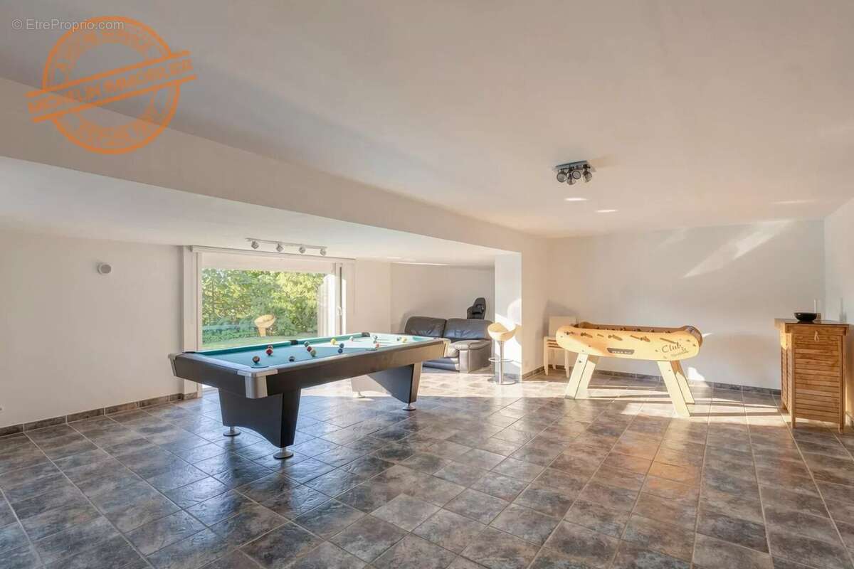 Maison T6 - Bel environnement - photo 10