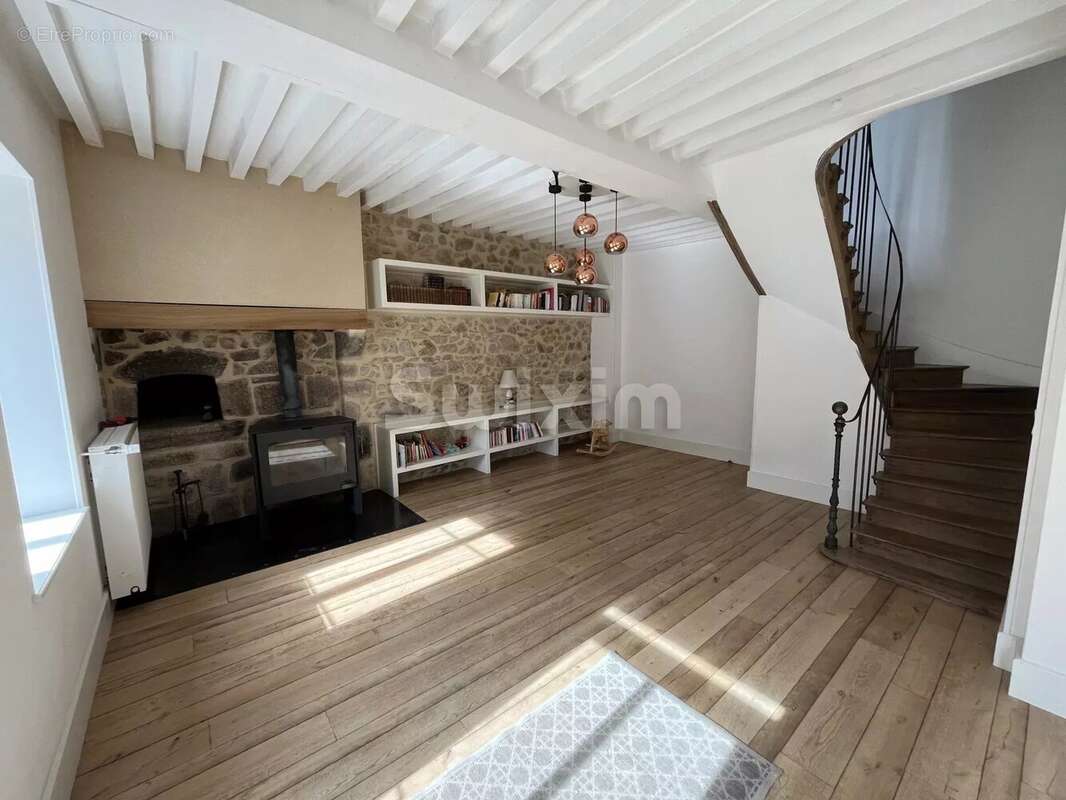 Maison à OUROUX-EN-MORVAN