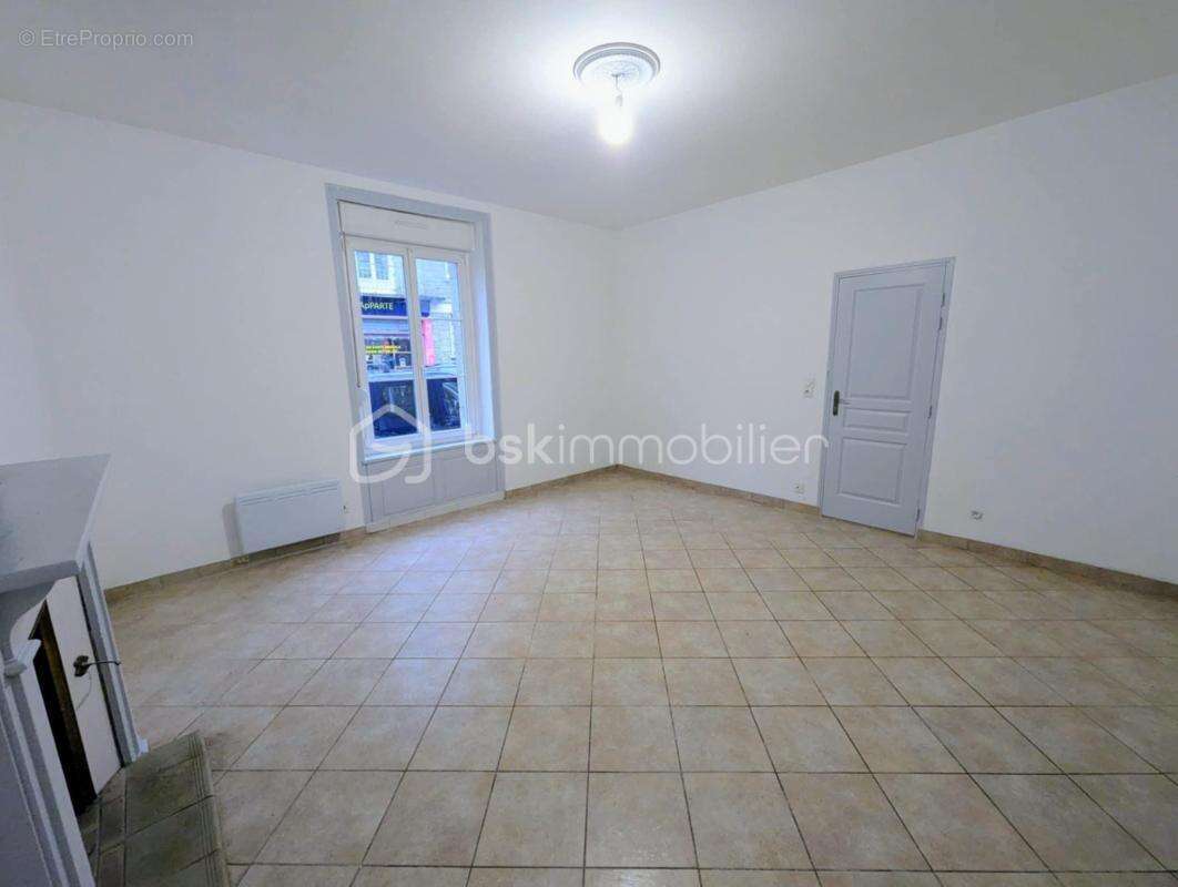 Appartement à FOUGERES