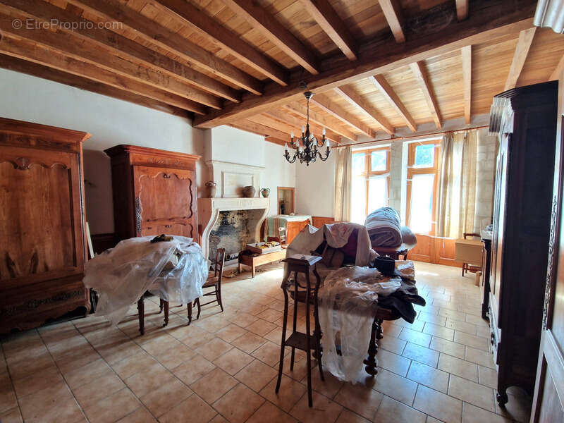 Maison à SAINT-HILAIRE-DE-VILLEFRANCHE