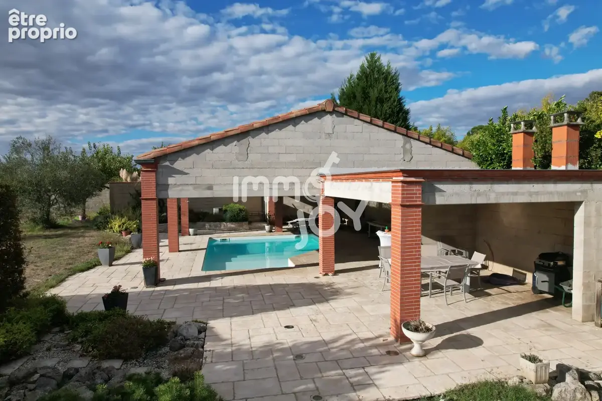 Villa d'architecte 225m2 - 1250m2 - piscine couverte- garage 40m2 - photo 18