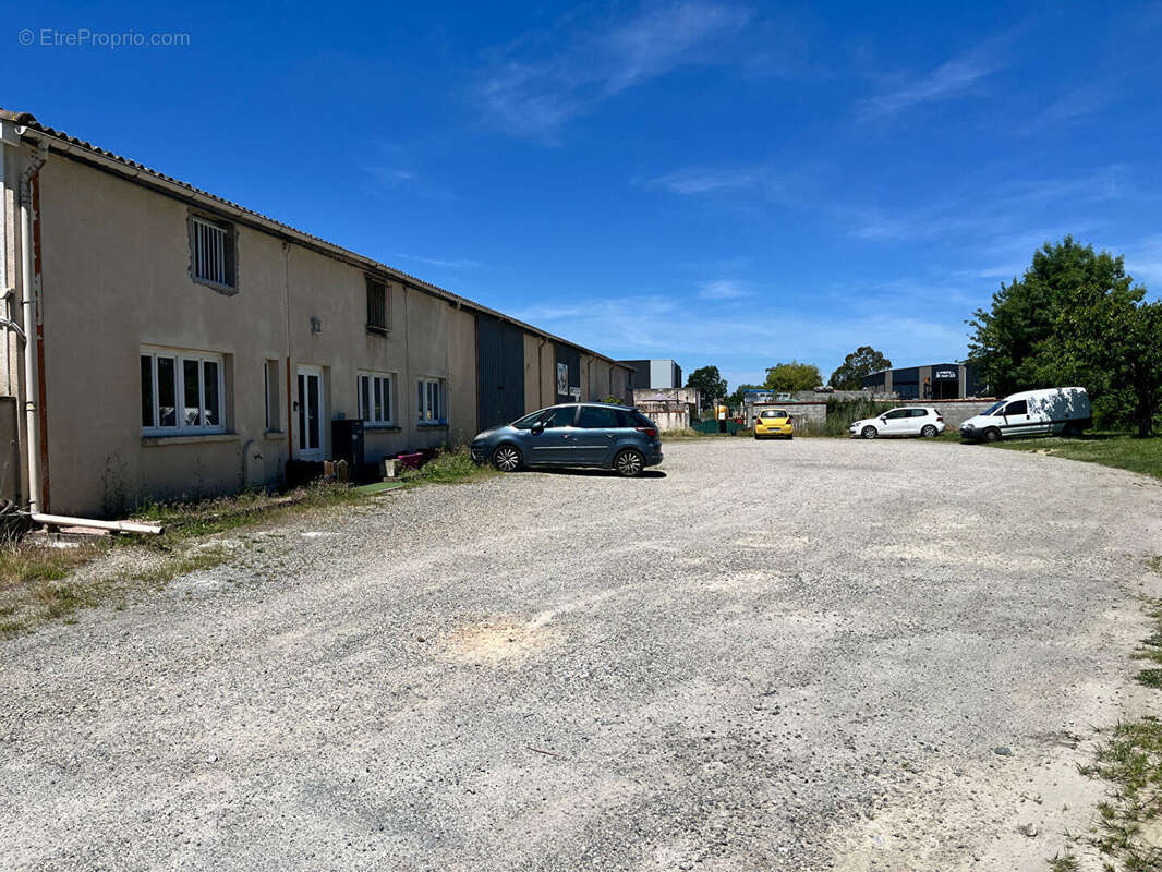 Commerce à DEYME