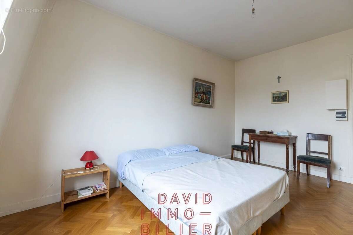 Appartement à PARIS-8E