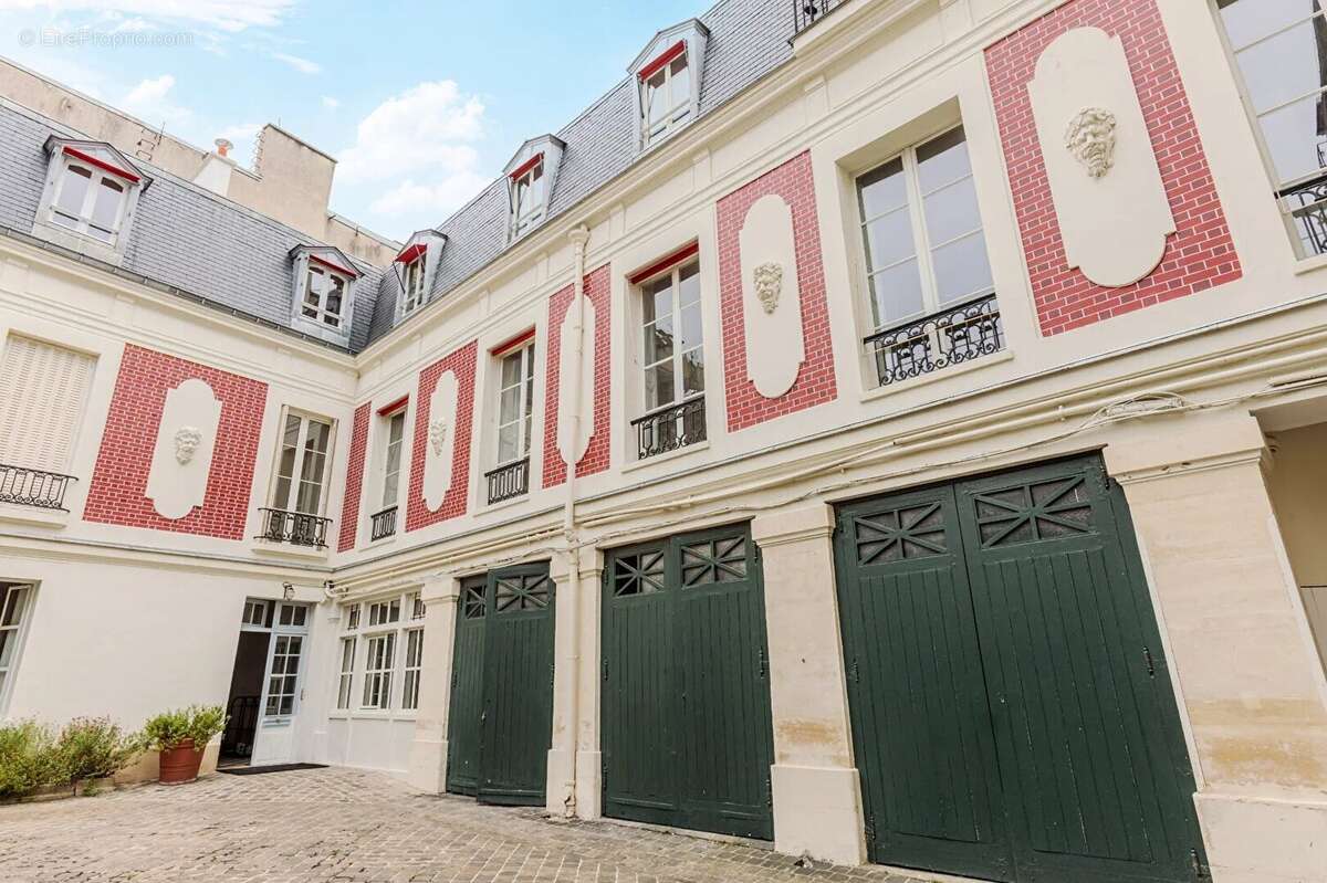 Appartement 131 m² à Paris-7e  - photo 4