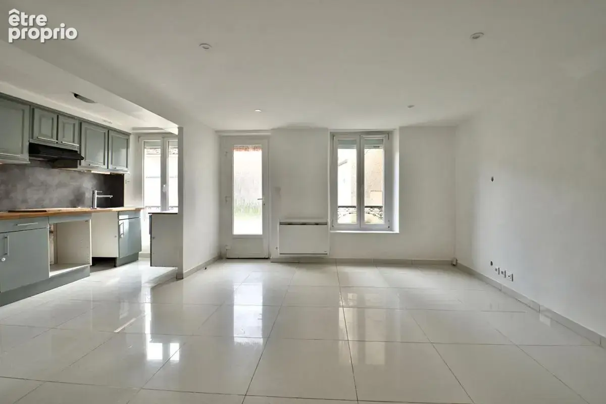 maison de ville à Thieux (77230) complètement rénovée - photo 3